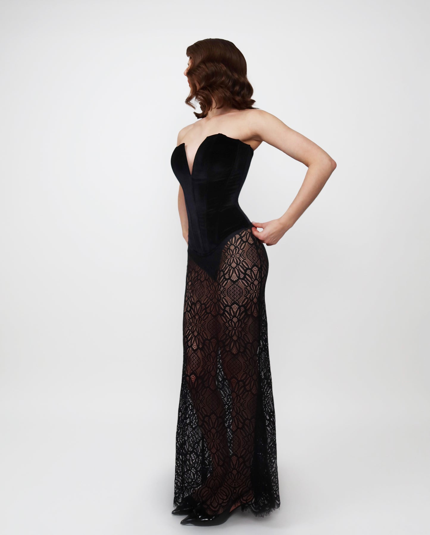 BELLA LACE SKIRT