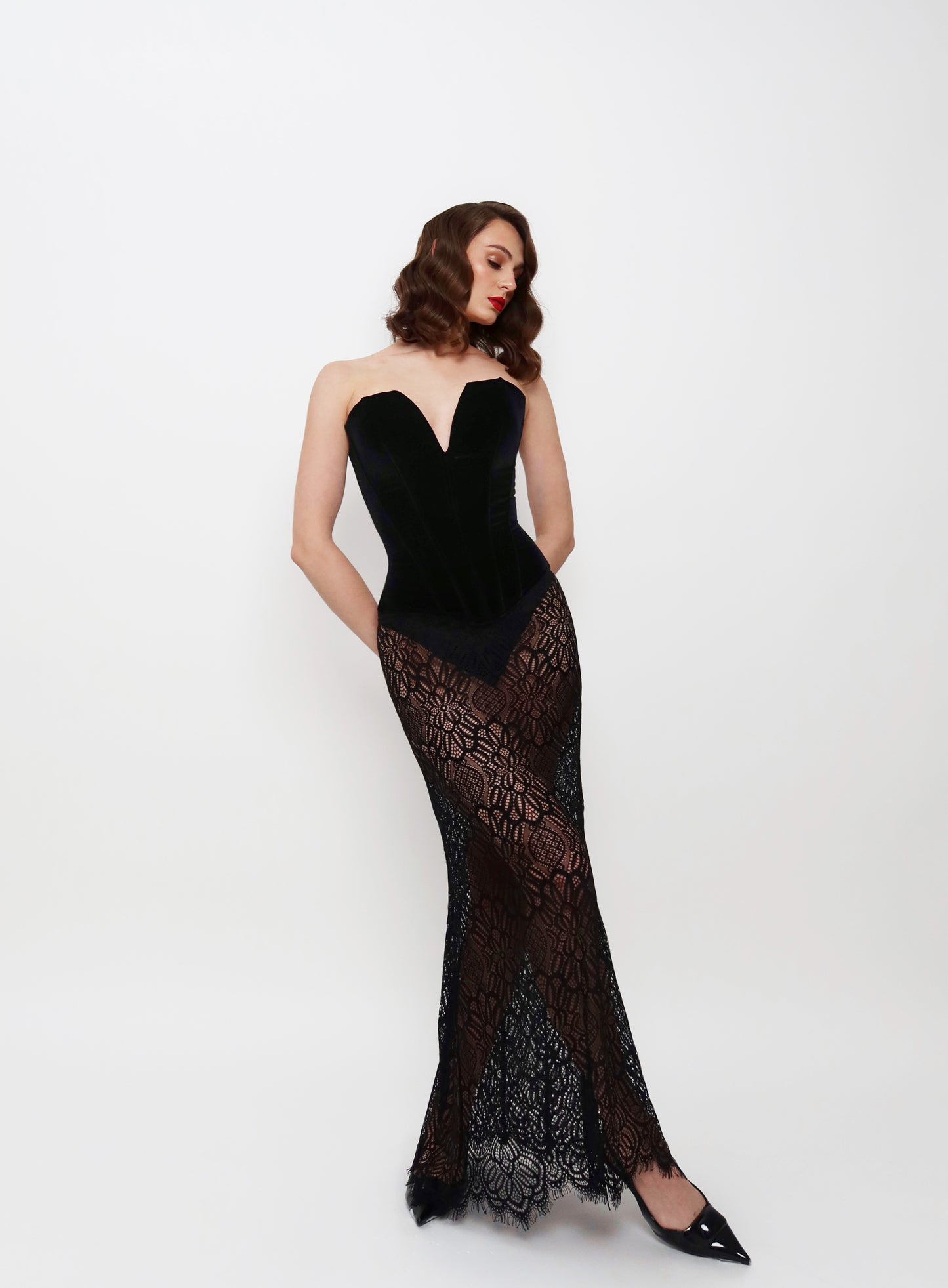 BELLA LACE SKIRT