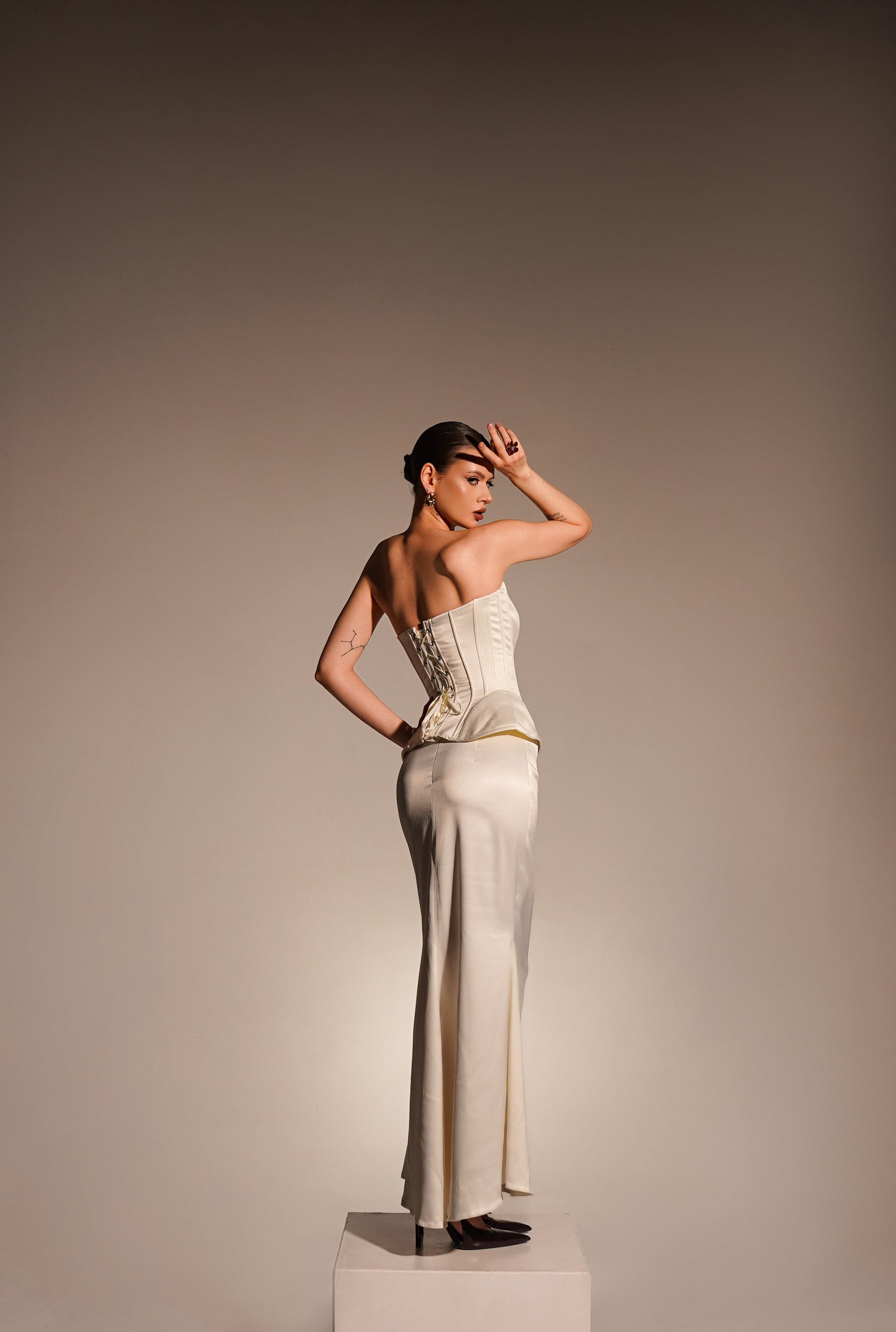 SET SOPHIE SATIN CORSET & CLASSIC SATIN SKIRT [without straps]