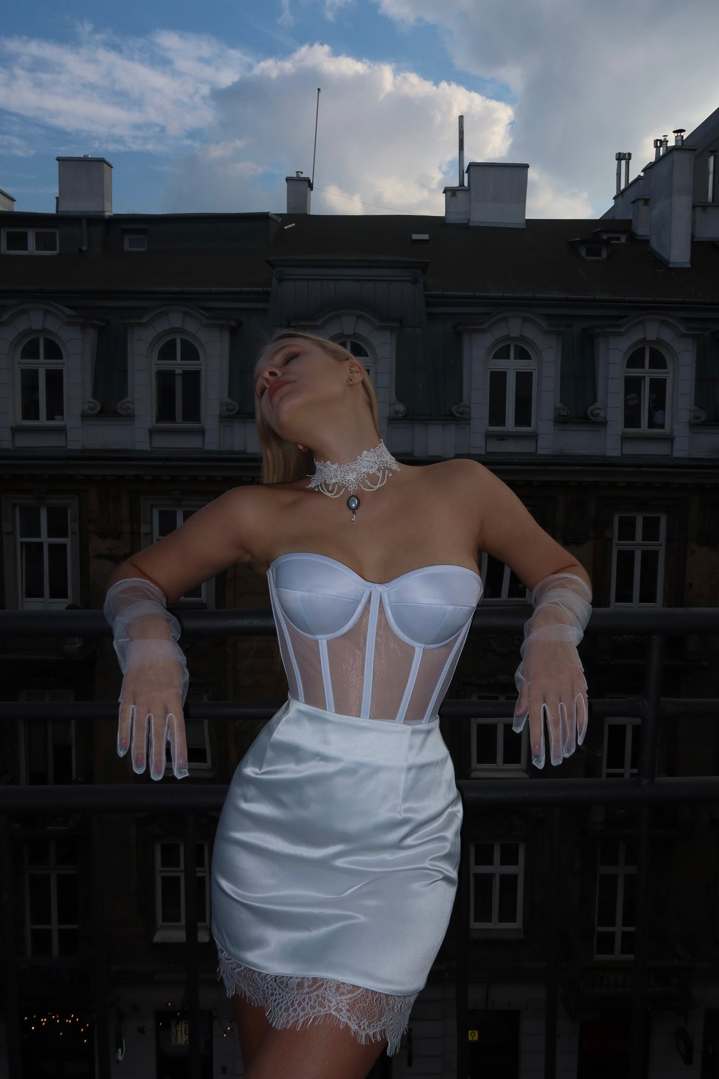 SET ALWAYS CORSET & MUSE SATIN SKIRT WHITE